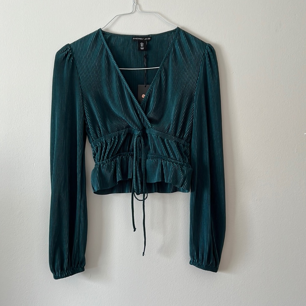 Ribbed long sleeve v neck top - NWT